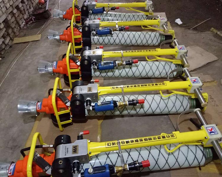 山東微山龍工張拉機具型號：如何操作錨桿鉆機?